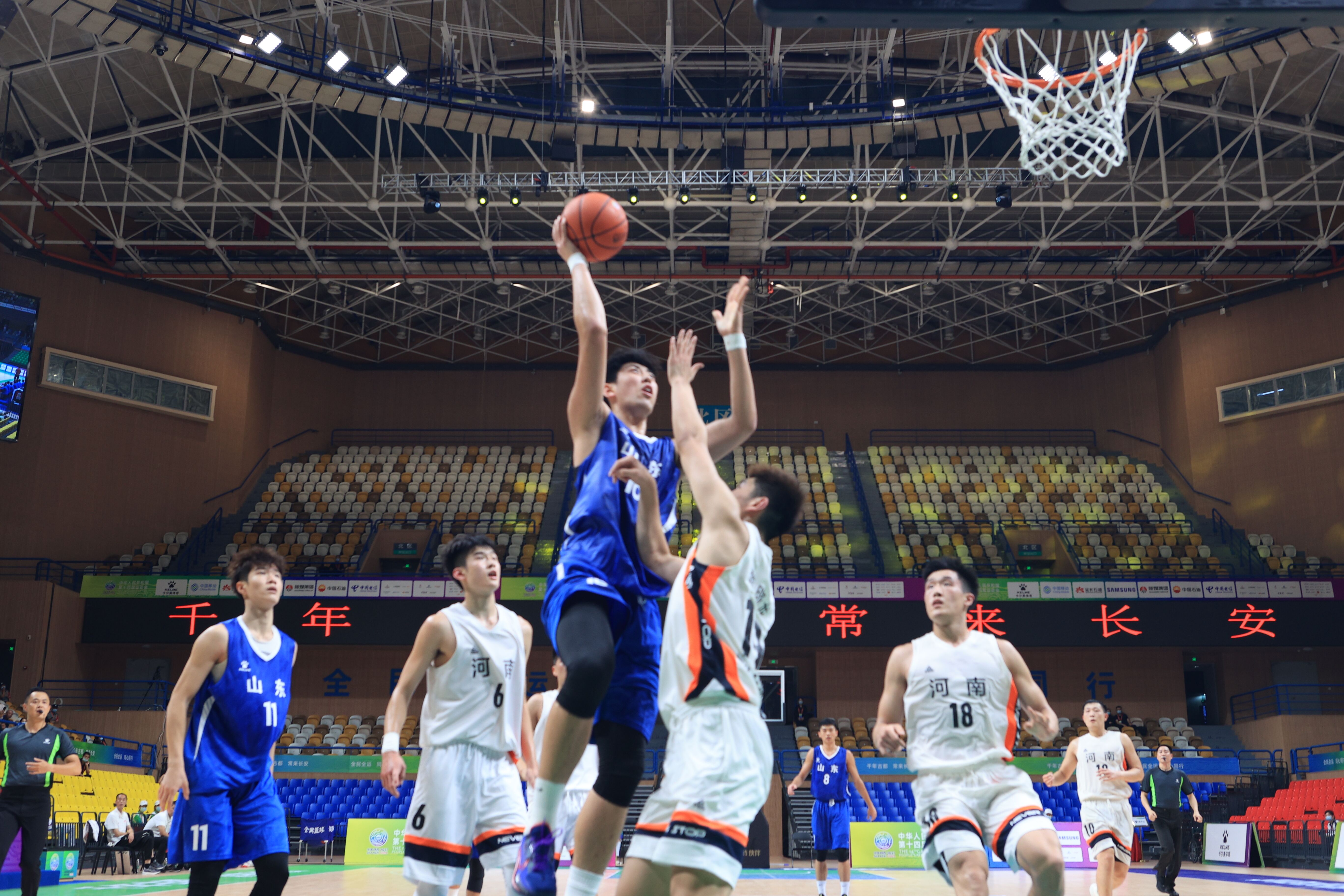 艰苦奋斗的 艰苦奋斗的